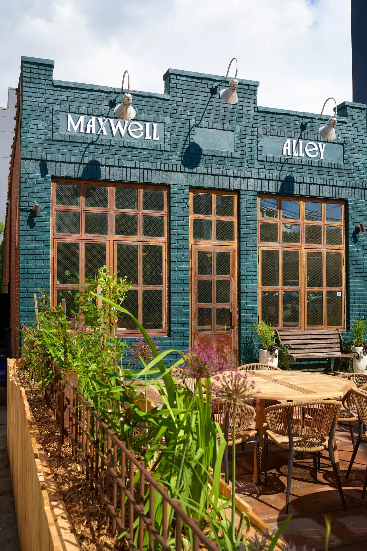 Maxwell Alley — photo 4